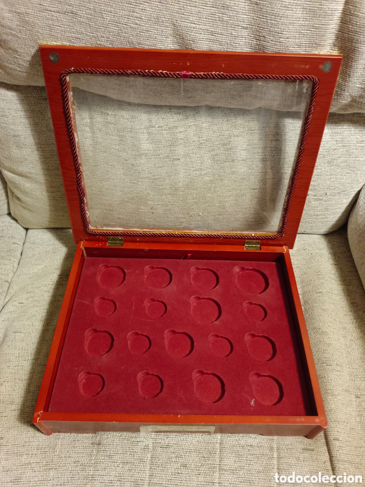 Cajas y cajitas met&aacute;licas: Caja expositora monedas , medallas 30x37
