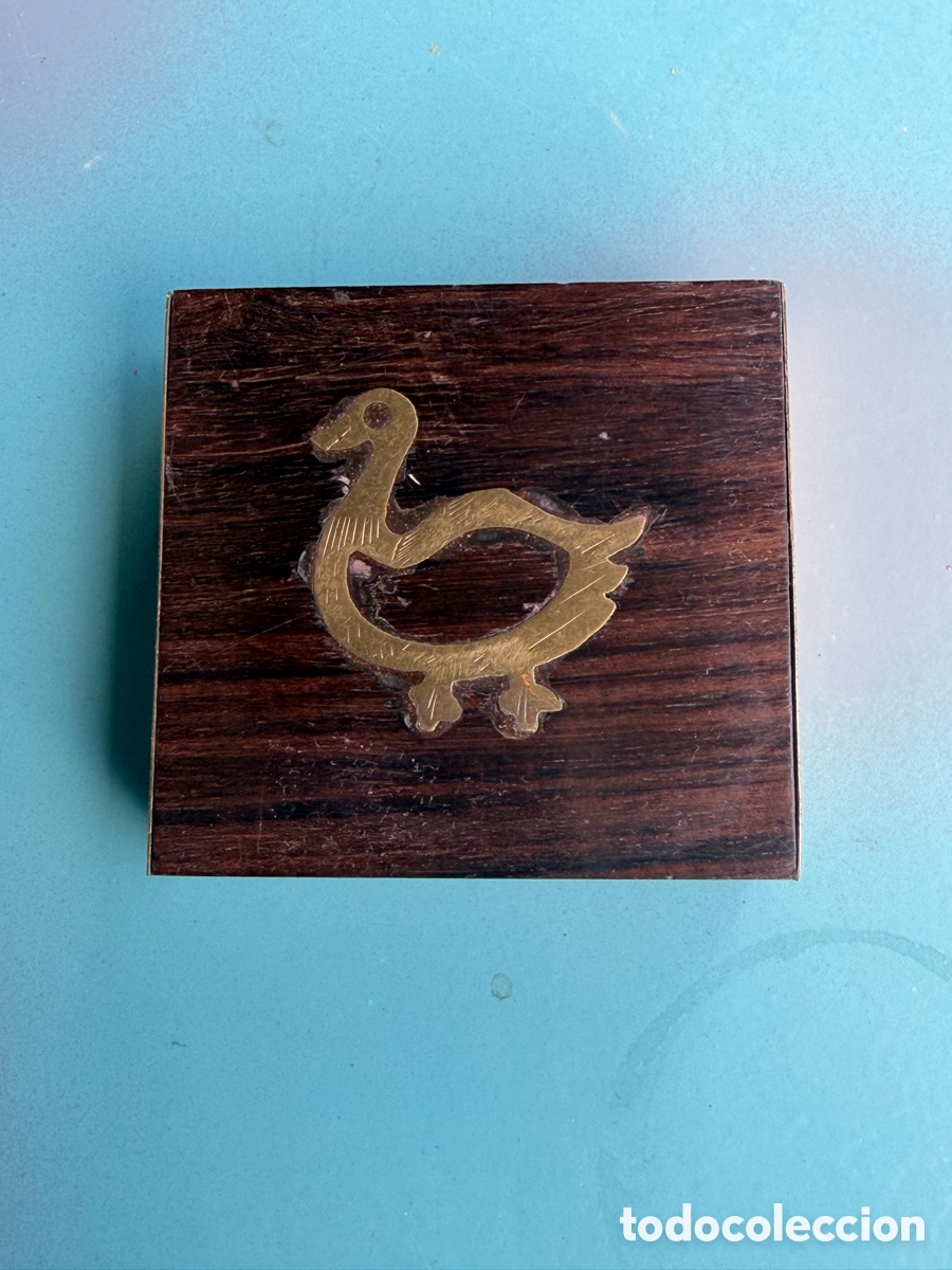 Cajas y cajitas met&aacute;licas: CAJA DE MADERA CON INCRUSTACIONES DE METAL