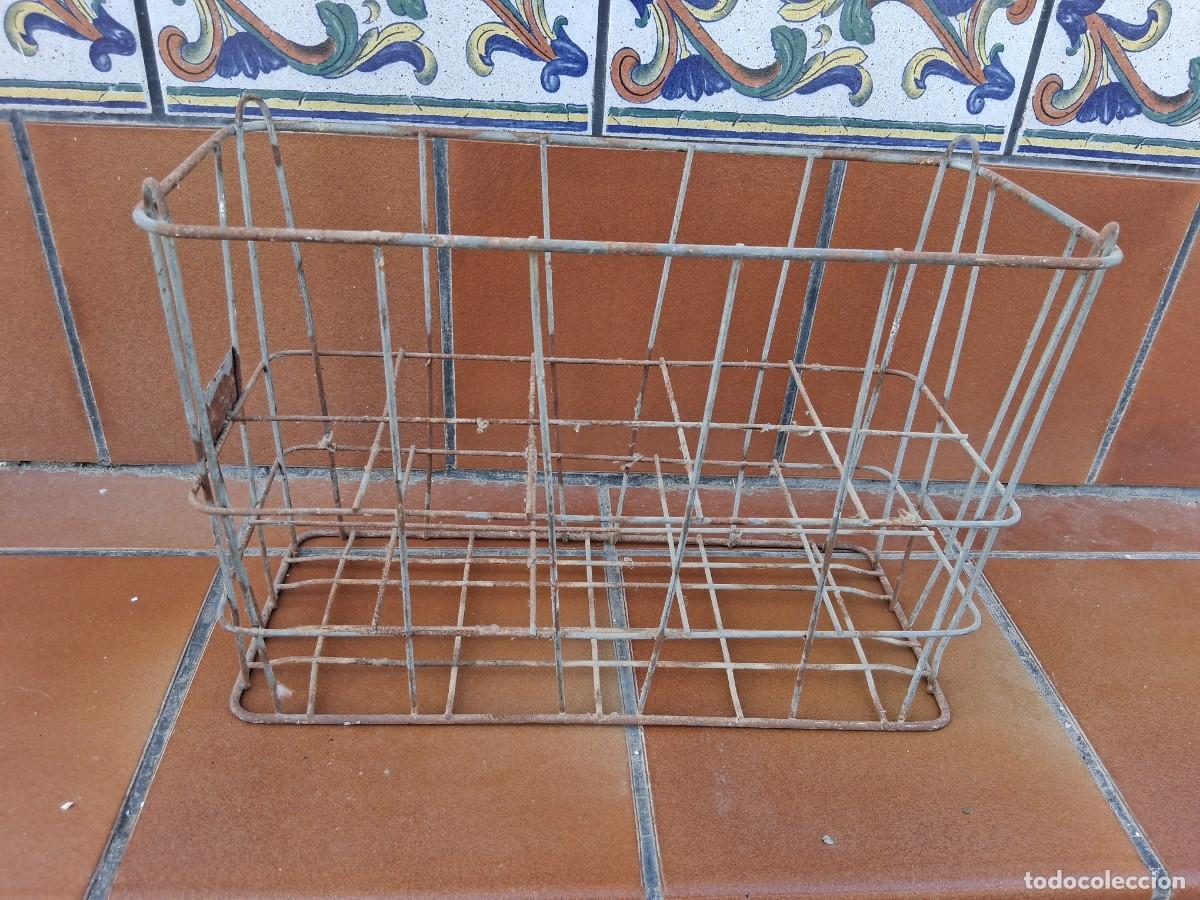 Cajas y cajitas met&aacute;licas: Caja para botellas de gaseosa con chapa La casera Granada