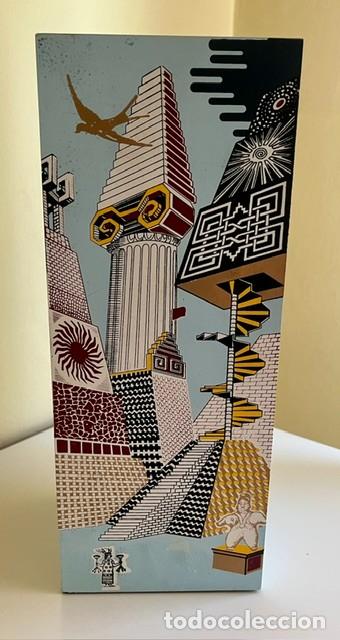 Cajas y cajitas met&aacute;licas: Caja estuche edici&oacute;n coleccionista Pedro Friedeberg &ndash; Reserva de la Familia Jos&eacute; Cuervo (2007)