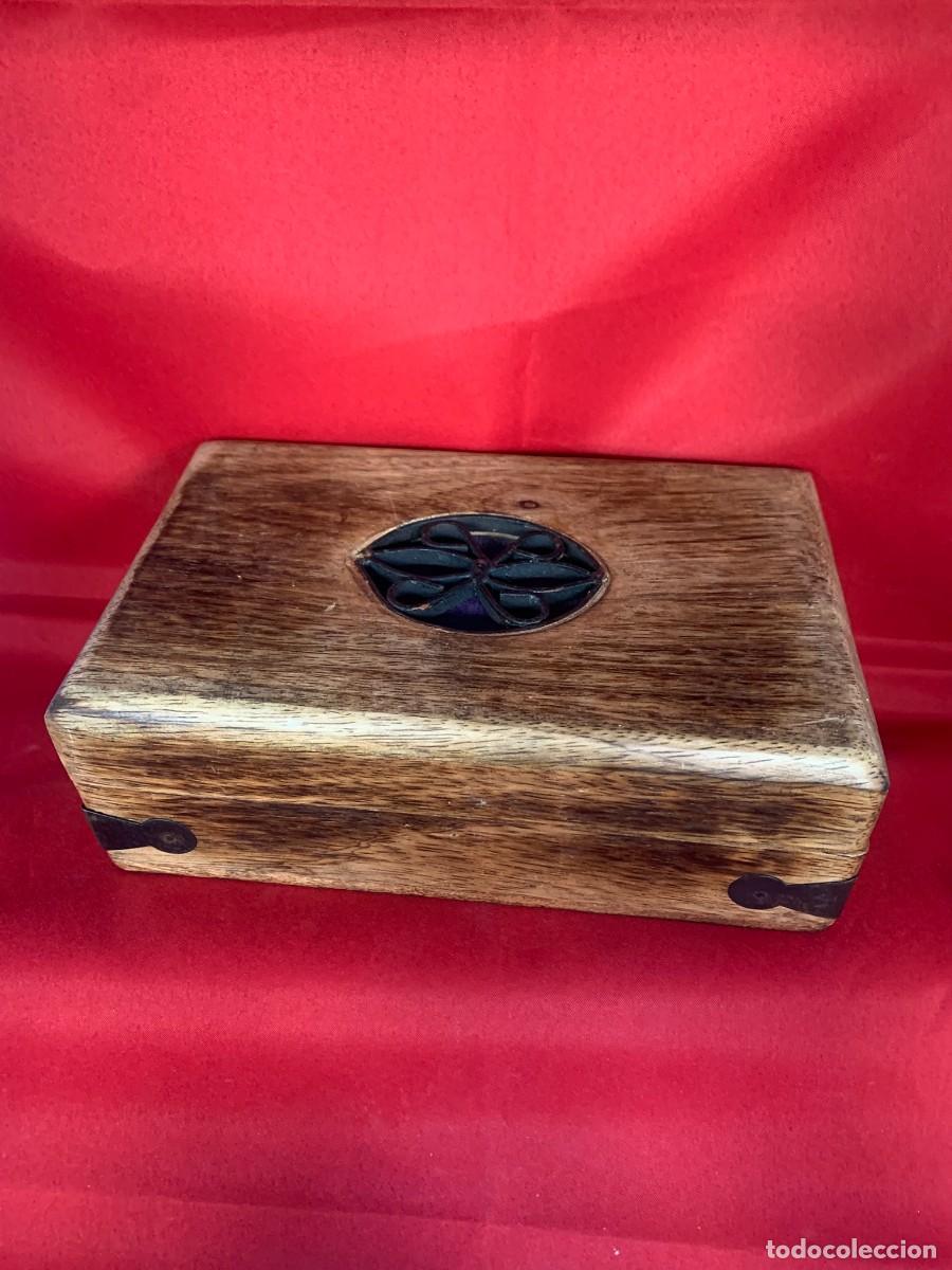 Cajas y cajitas met&aacute;licas: CAJA DE MADERA CON HERRAJES MET&Aacute;LICOS ANTIGUA 20X12X6 cm