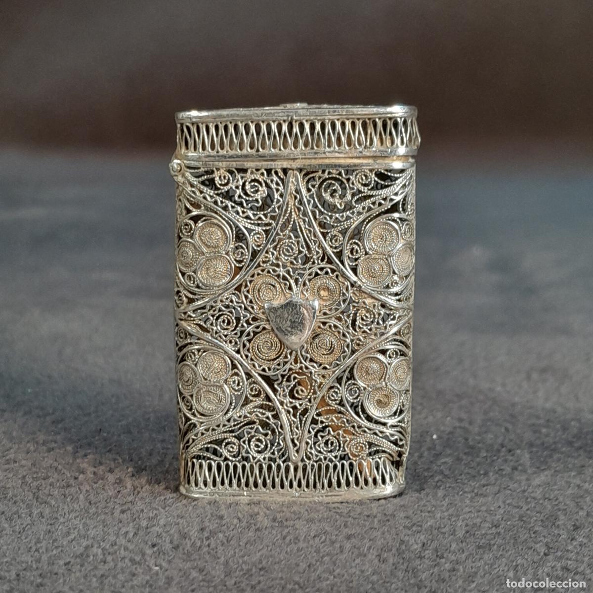 Caixas e caixinhas met&aacute;licas: CP-3. ESTUCHE DE BOLSILLO PARA CERILLAS EN PLATA DE LEY. DECORACI&Oacute;N FILIGRANA. PRINCIPIOS S. XX.