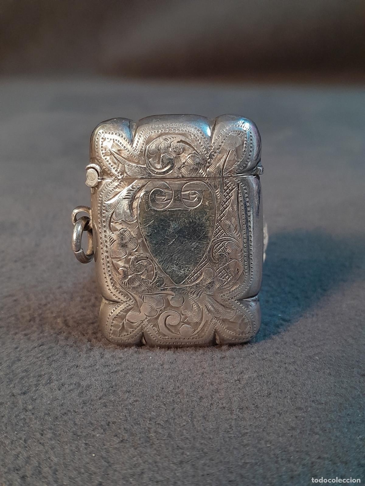 Blechdosen und Kisten: CP-12. ESTUCHE PARA CERILLAS CON DECORACI&Oacute;N FLORAL EN PLATA DE LEY. PERIODO VICTORIANO. 1890 CA