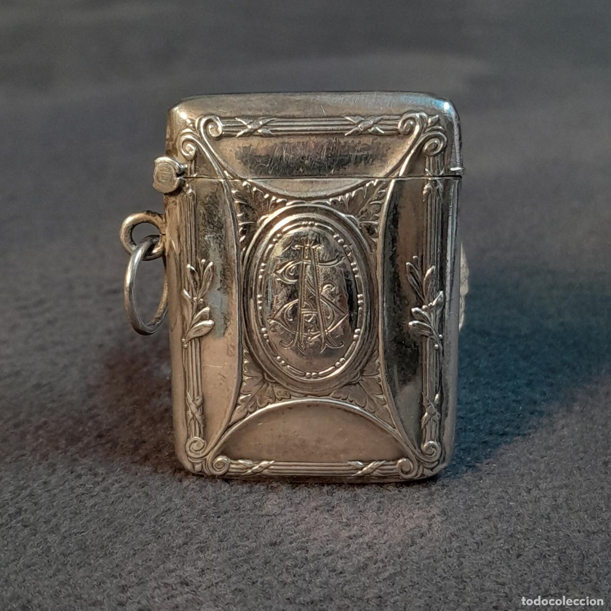 Cajas y cajitas met&aacute;licas: CP-10. ESTUCHE PARA CERILLAS EN PLATA DE LEY. PERIODO VICTORIANO. SIGLO XIX