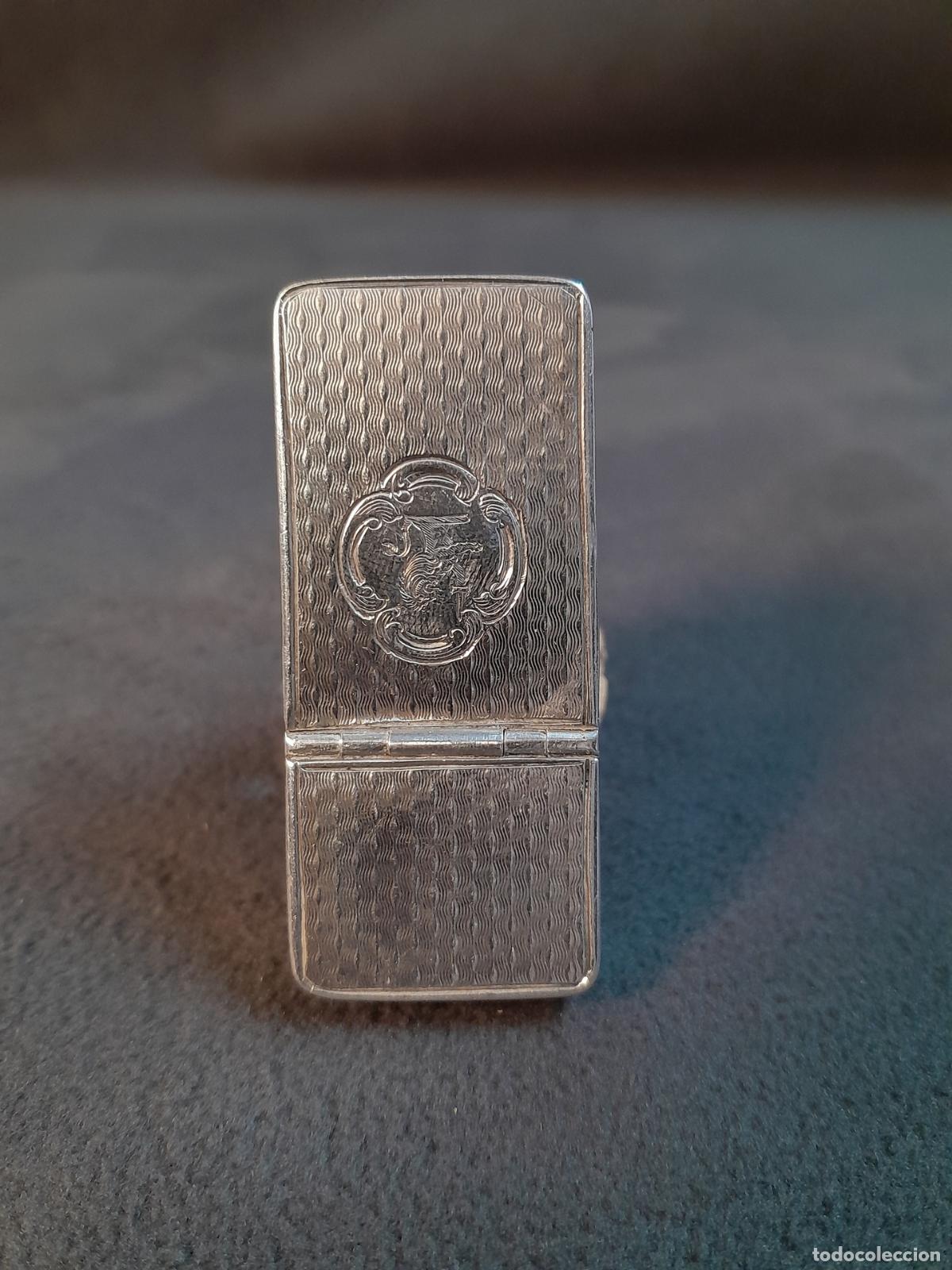 Cajas y cajitas met&aacute;licas: CAJITA DE DOBLE COMPARTIMENTO EN PLATA DE LEY. A&Ntilde;O 1928