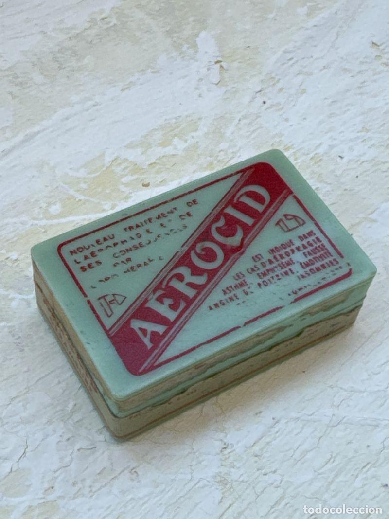 Cajas y cajitas met&aacute;licas: Caja vintage A&eacute;rocid de pl&aacute;stico &ndash; Publicidad farmac&eacute;utica francesa antigua