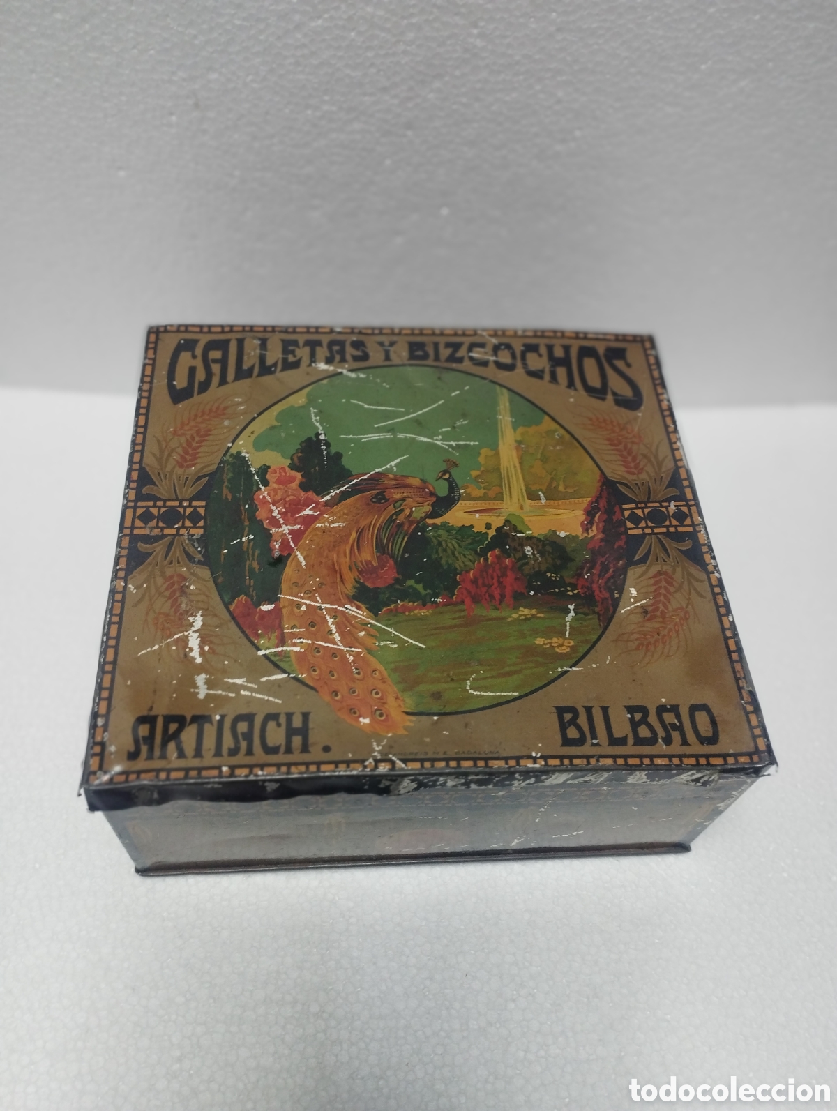 Cajas y cajitas met&aacute;licas: ANTIGUA CAJA HOJA DE LATA GALLETAS Y BIZCOCHOS ARTIACH BILBAO, MED. 10X23X22 CM