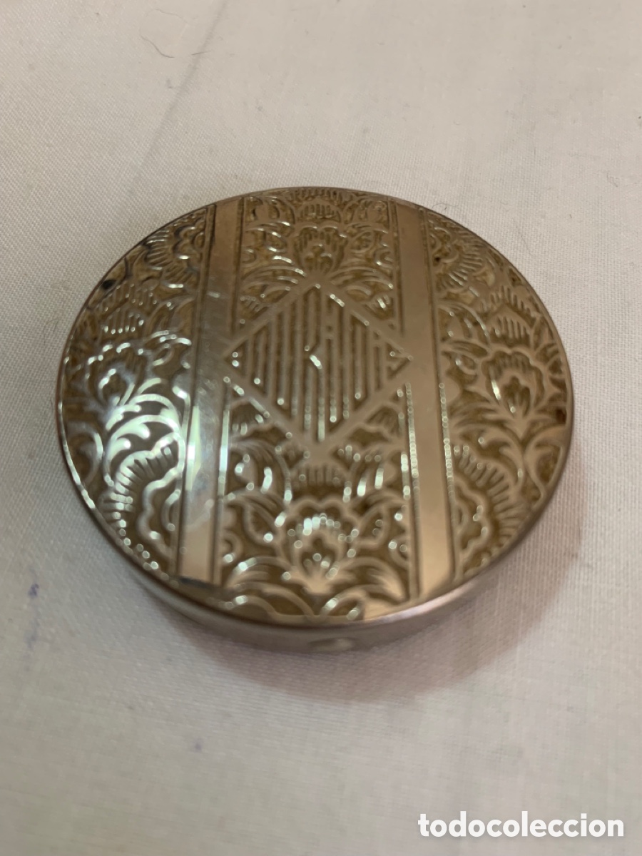 Cajas y cajitas met&aacute;licas: Polvera vintage BOURJOIS-PARIS plateada - Foto 1