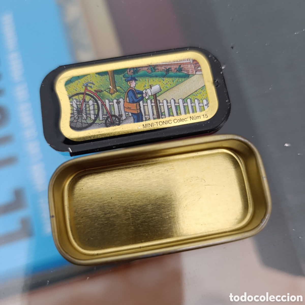 Cajas y cajitas met&aacute;licas: Peque&ntilde;a cajita lata coleccionable de la marca Mini-Tonic.