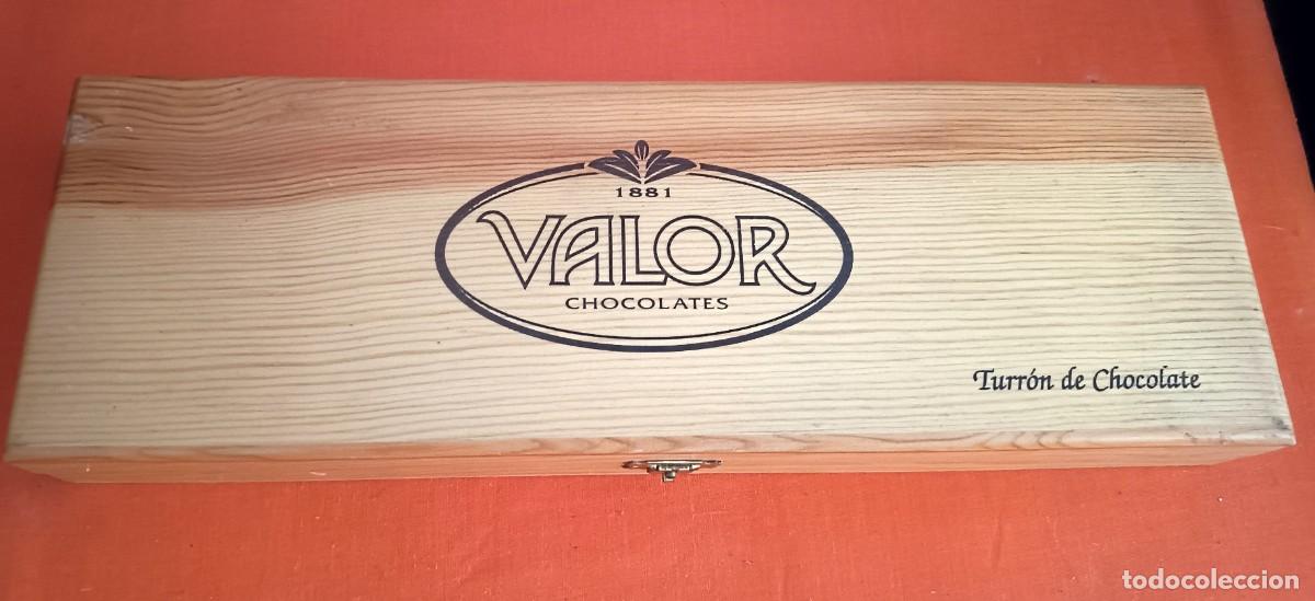 Cajas y cajitas met&aacute;licas: Caja de madera, Turr&oacute;n de Chocolate Valor