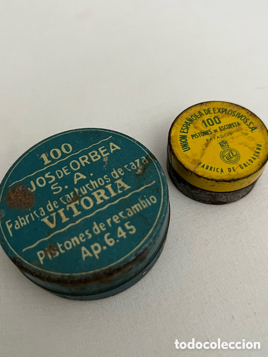 Cajas y cajitas met&aacute;licas: 2 Latas Antiguas 100 Pistones de recambio. Hijos de Orbea S. A. Vitoria y Union Espa&ntilde;ola ,Caza