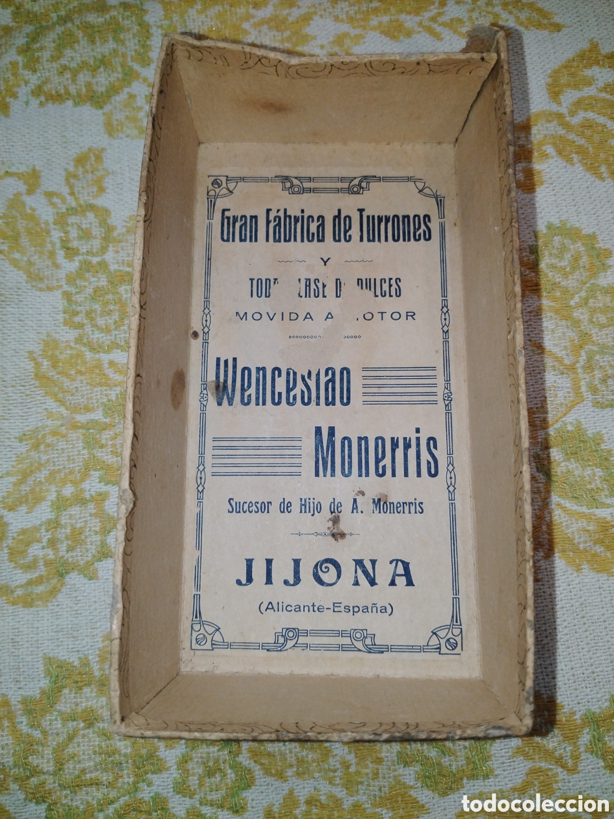 Cajas y cajitas met&aacute;licas: Caja de turrones. Wenceslao Monerris. Jijona