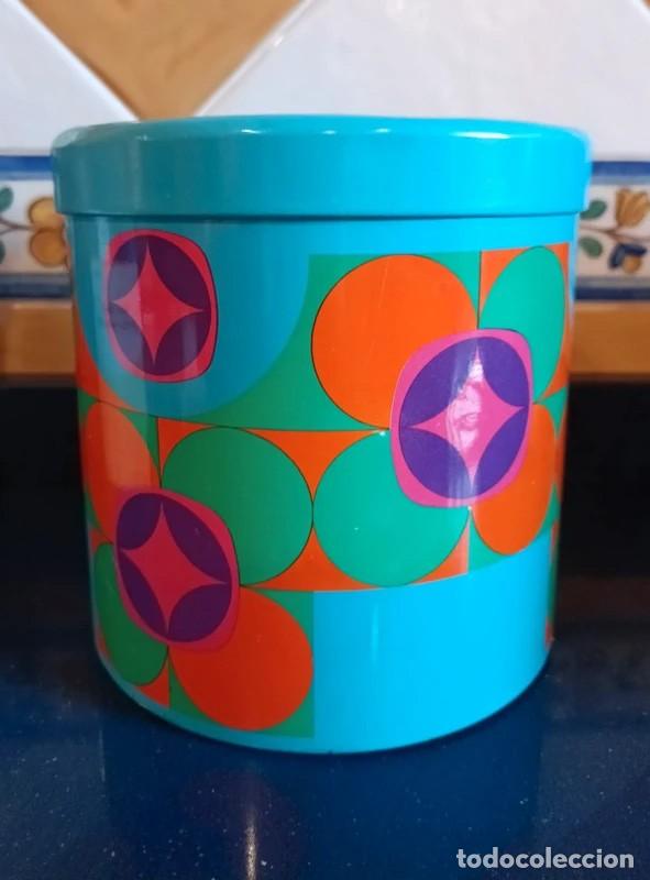 Cajas y cajitas met&aacute;licas: Preciosa lata vintage de Cola Cao cil&iacute;ndrica, en muy buen estado.
