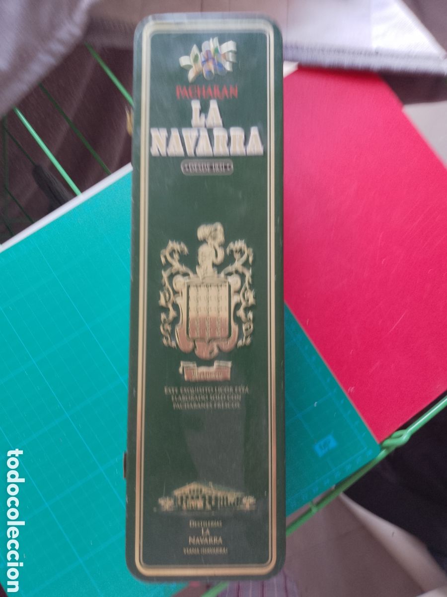 Cajas y cajitas met&aacute;licas: PACHARAN LA NAVARRA - LATA METALICA - BOTELLERO -