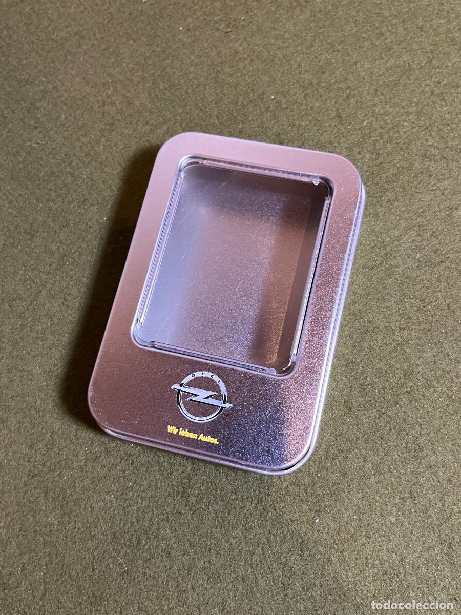 Boxes and metal boxes: Caja met&aacute;lica promocional Opel con ventana transparente &ndash; Estuche oficial &rdquo;Wir leben Autos&rdquo; &ndash; Automo