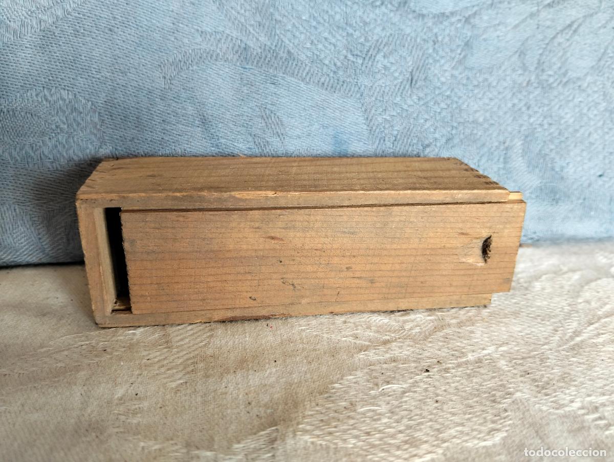 Bo&icirc;tes et petites bo&icirc;tes m&eacute;talliques: Antigua caja de madera peque&ntilde;a con tapa rectangular para domin&oacute; perfecto repuestos a&ntilde;os 50