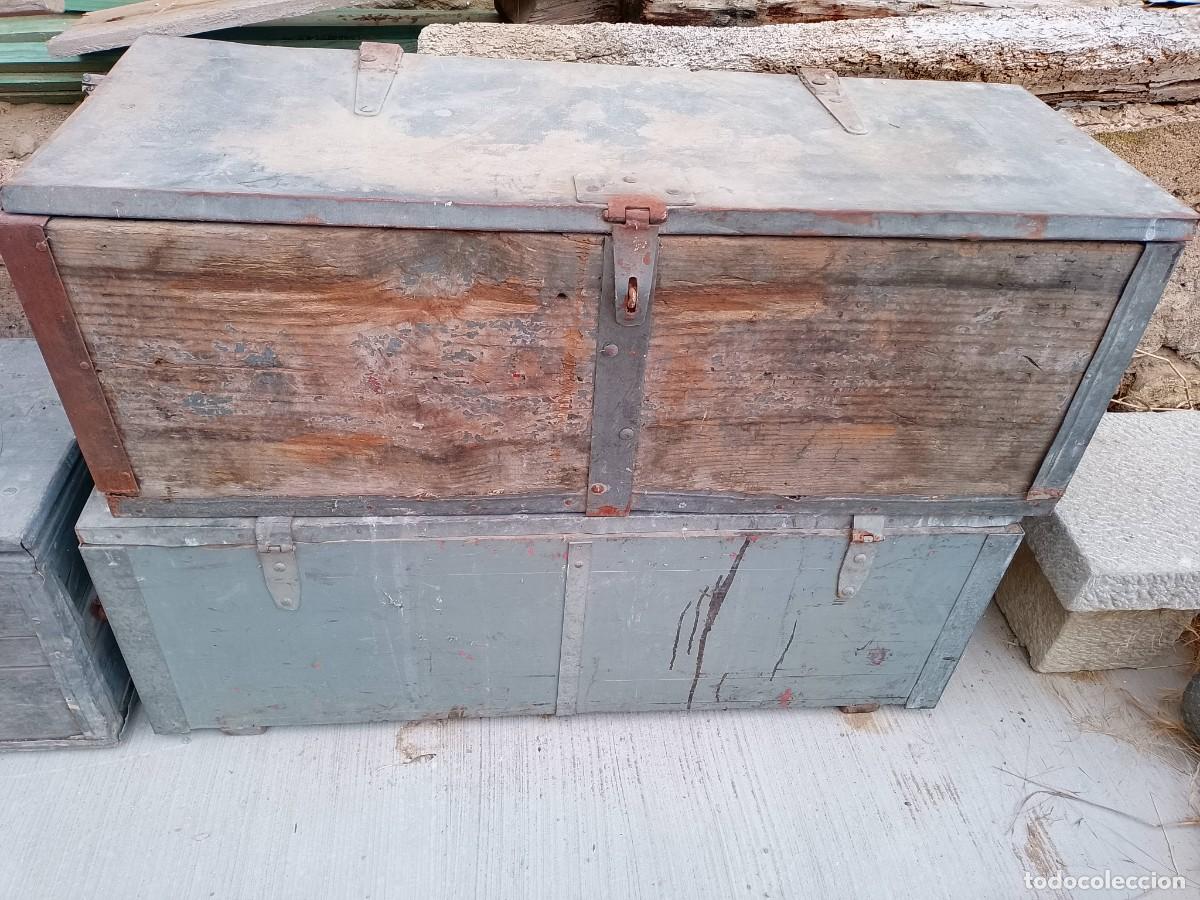 Cajas y cajitas met&aacute;licas: Caja vintage madera y metal transporte herramientas