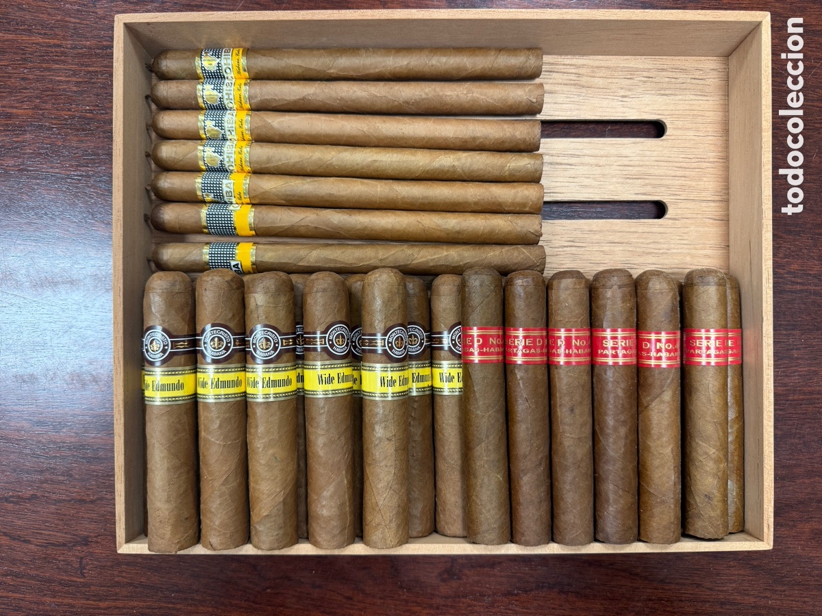 Cajas y cajitas met&aacute;licas: Lote de 74 puros cubanos