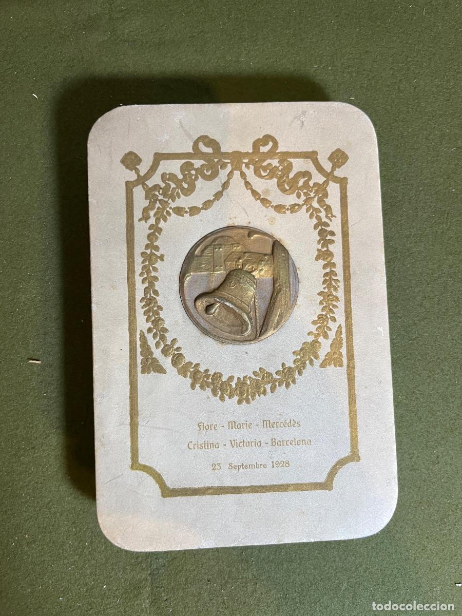 Cajas y cajitas met&aacute;licas: Caja estuche recuerdo campana Flore Marie Merc&eacute;d&egrave;s Cristina Victoria Barcelona 23 septiembre 1928 Go