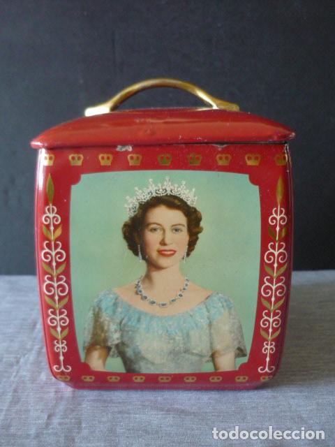 Casse e cassette metalliche: ELISABETH II REINA INGLATERRA Y DUQUE DE EDIMBURGO LATA LITOGRAFIADA EDWARD SHAPE & SONS LTD. KENT