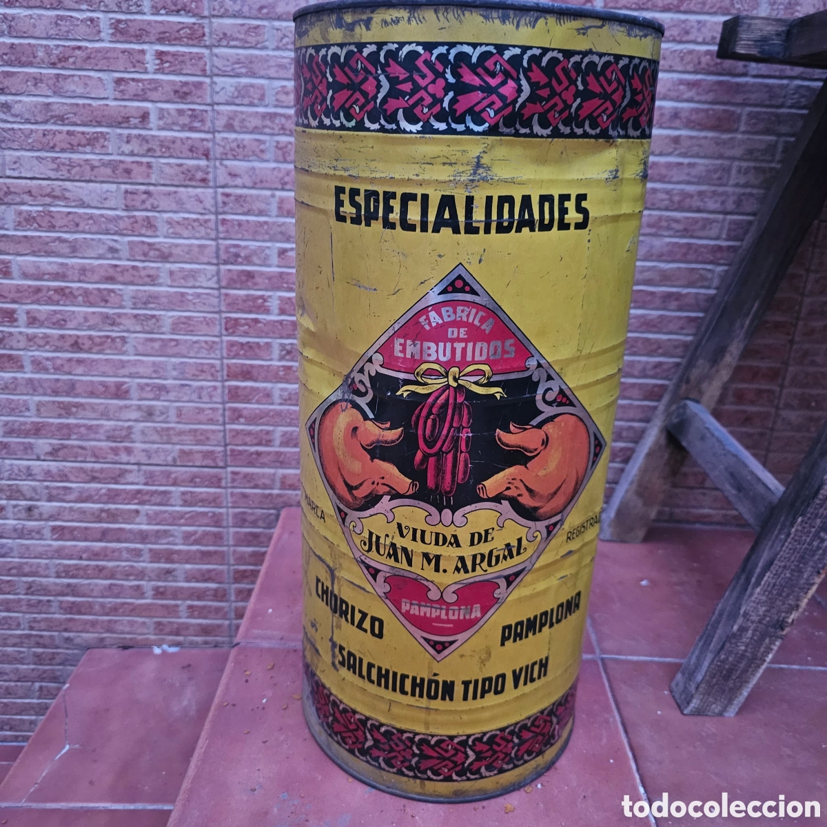 Cajas y cajitas met&aacute;licas: caja de hojalata litografiada antigua, embutidos Viuda de Juan M. Argal, Pamplona ,barrio Echavacoiz