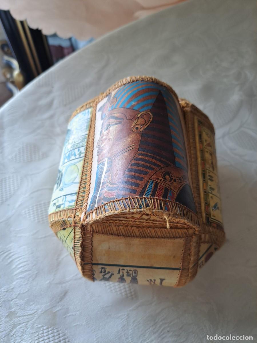 Cajas y cajitas met&aacute;licas: Caja de joyer&iacute;a egipcia Dise&ntilde;o artesanal de arte en papiro con jerogl&iacute;ficos.