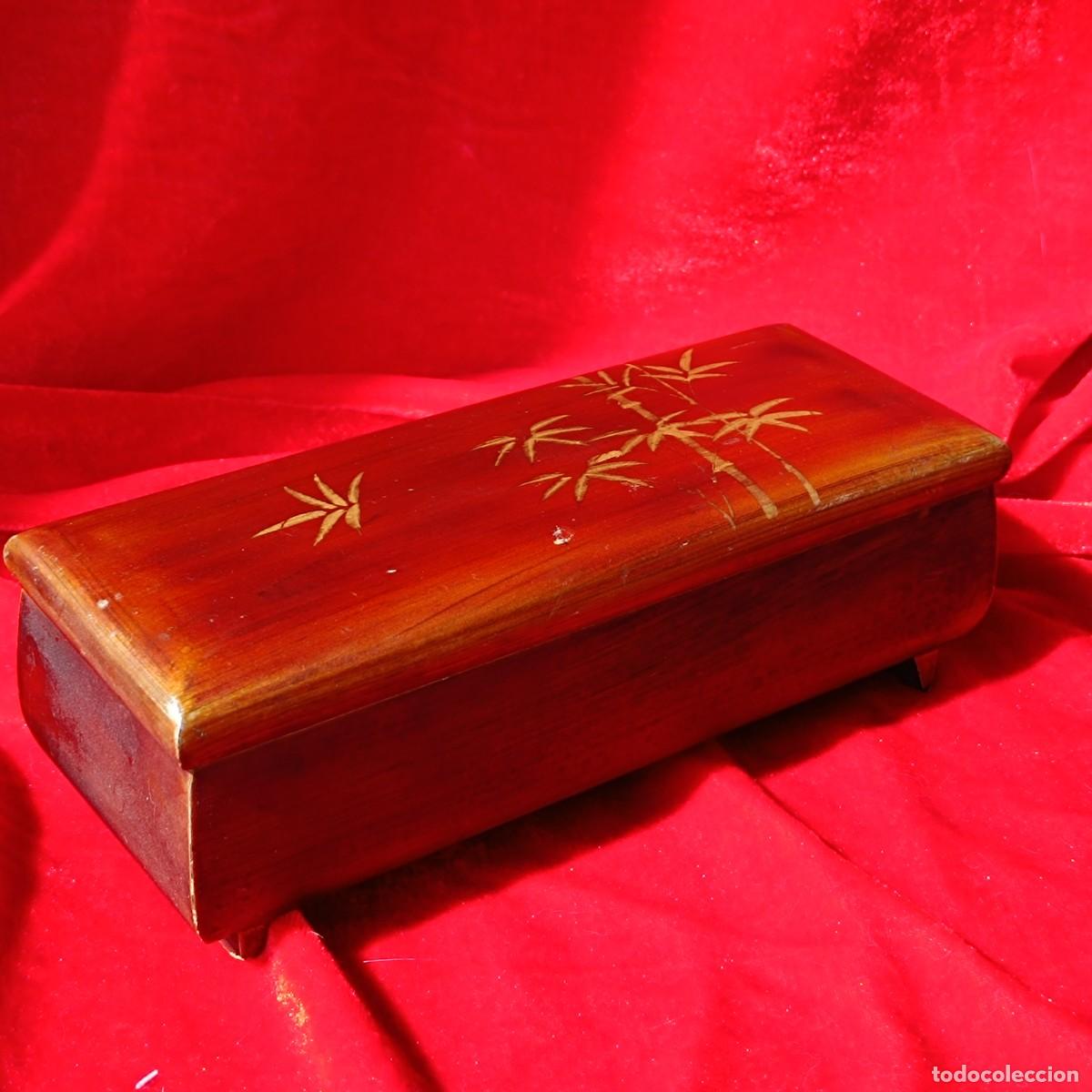 Cajas y cajitas met&aacute;licas: Caja musical rectangular de madera, estilo japon&eacute;s, aprox. 21 cm