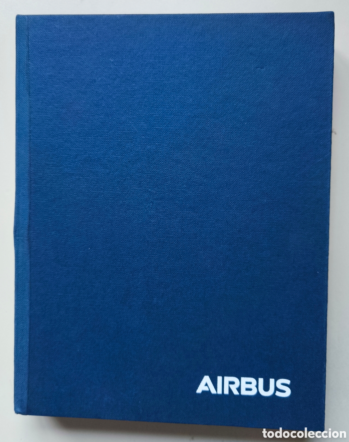 Cajas y cajitas met&aacute;licas: Caja de tapa dura oficial de Airbus, de la divisi&oacute;n Airbus Defence and Space.