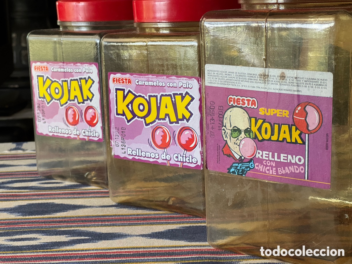 Cajas y cajitas met&aacute;licas: Lote 3 botes expositores originales Kojak Fiesta con tapas rojas