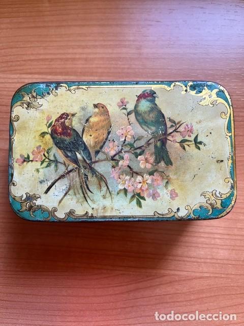 Cajas y cajitas met&aacute;licas: ANTIGUA Y PRECIOSA CAJA DE HOJALATA DE LA MANUFACTURA DE BIZCOCHOS FANTASIA MARTINHO MADRID