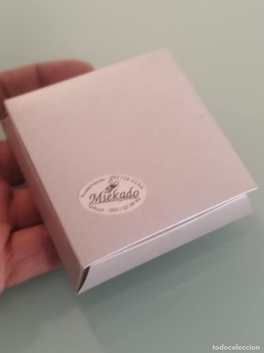 Cajas y cajitas met&aacute;licas: Caja de regalo, de joyer&iacute;a. Miekado.