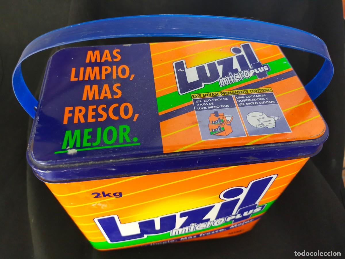 Cajas y cajitas met&aacute;licas: LUZIL. CAJA O CUBETA MET&Aacute;LICA DE 2 KG DE DETERGENTE EN POLVO LUZIL, CON ASAS Y DISPENSADOR. A&Ntilde;OS 80