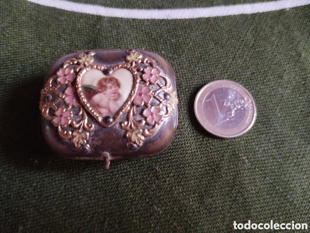Cajas y cajitas met&aacute;licas: Preciosa y muy antigua cajita met&aacute;lica de un &aacute;ngel