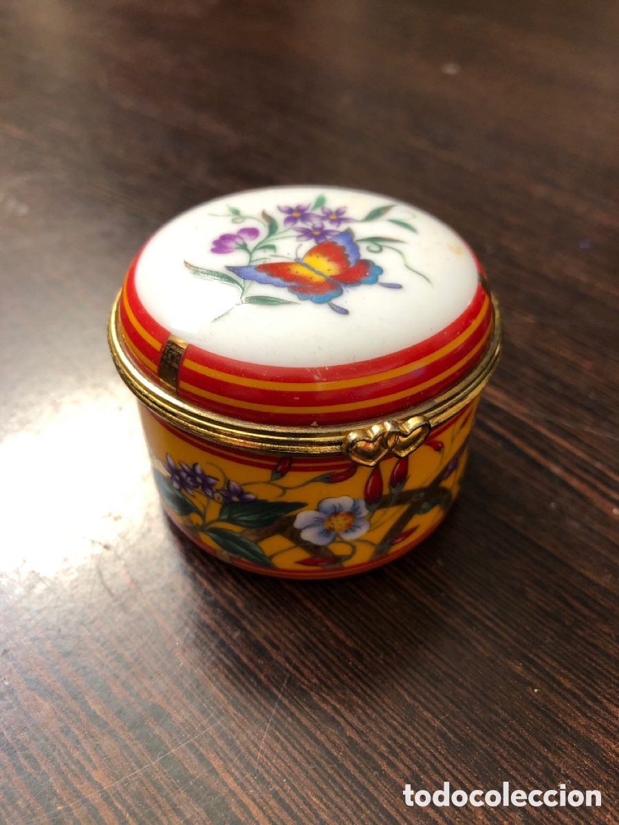Cajas y cajitas met&aacute;licas: Pastillero porcelana redondo esmaltado