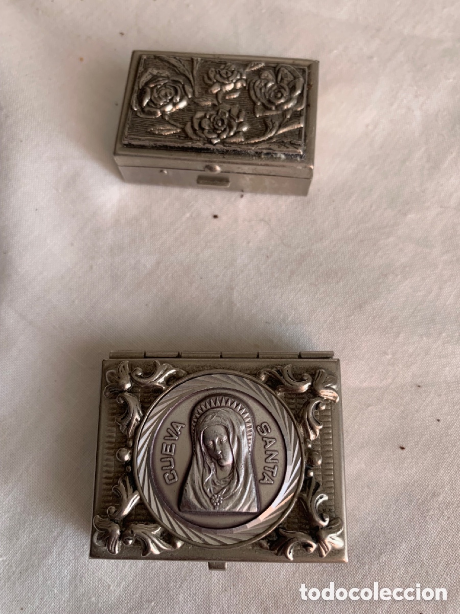 Cajas y cajitas met&aacute;licas: Pastilleros antiguos Decorados con dise&ntilde;o floral y con virgen
