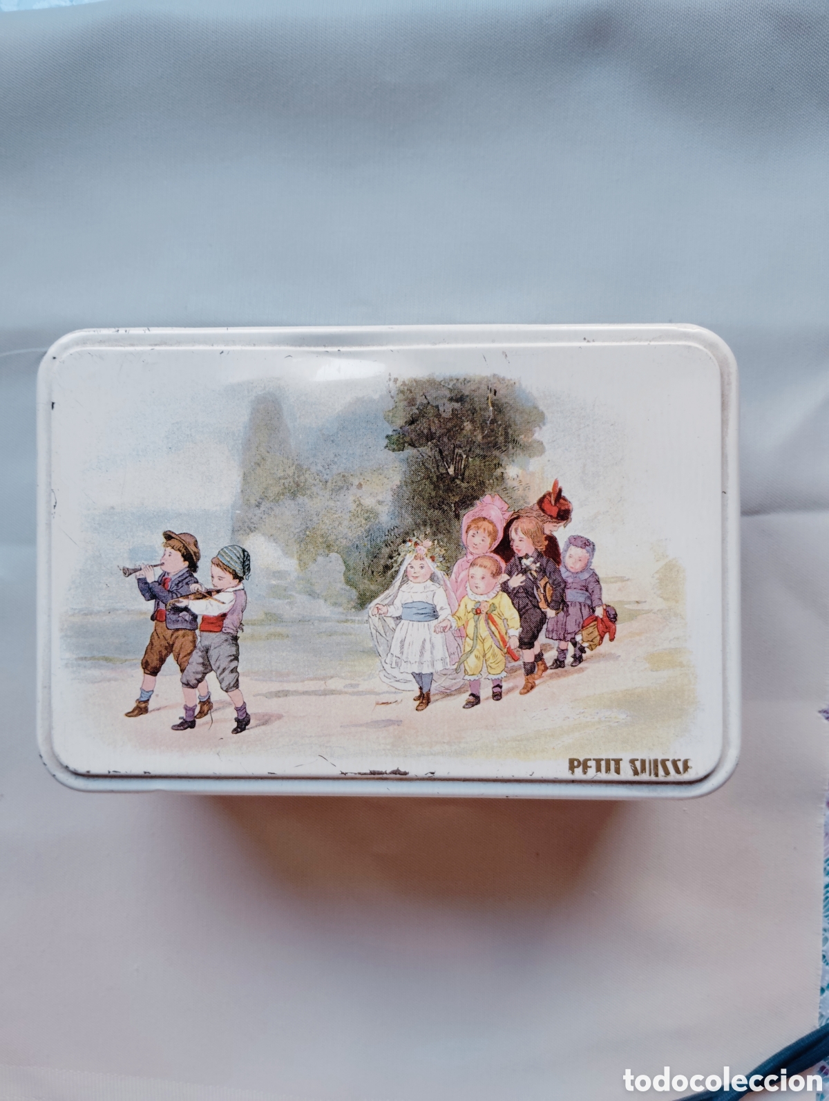 Cajas y cajitas met&aacute;licas: Caja de lata galletas Masilly vintage