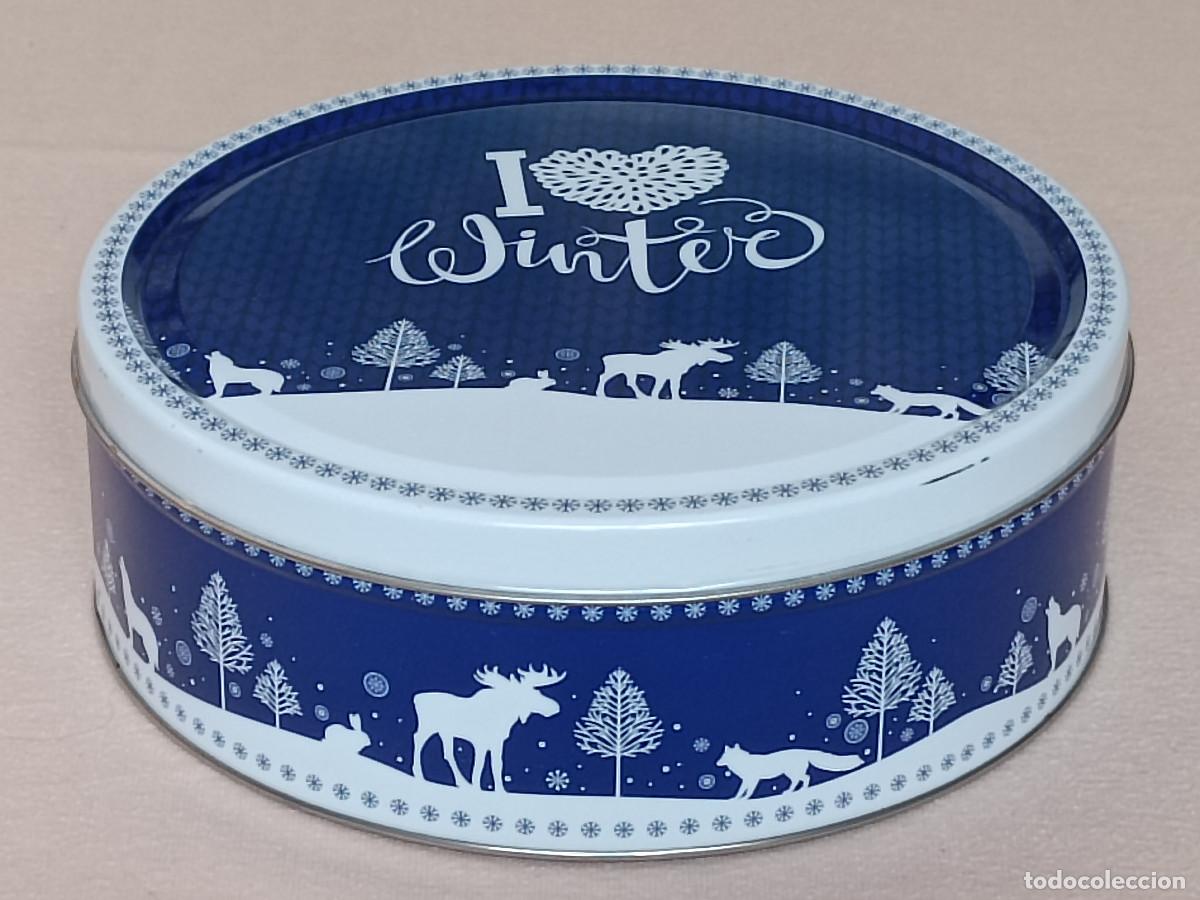 Cajas y cajitas met&aacute;licas: Caja de lata de Galletas de mantequilla 'I (coraz&oacute;n) Winter' con paisaje . VAC&Iacute;A. Excelente estado.