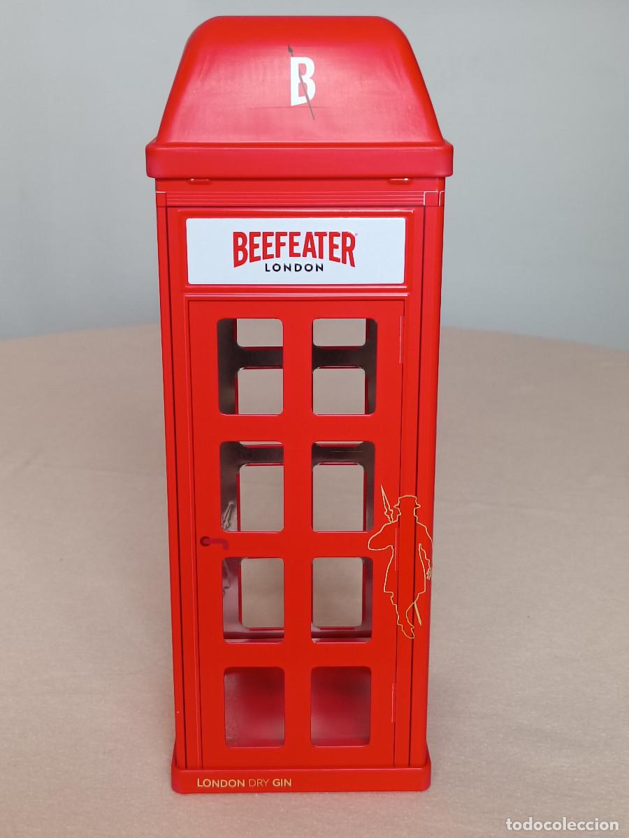 Cajas y cajitas met&aacute;licas: Caja de lata de Ginebra BEEFEATER London - Cabina telef&oacute;nica inglesa. VAC&Iacute;A. Excelente estado.