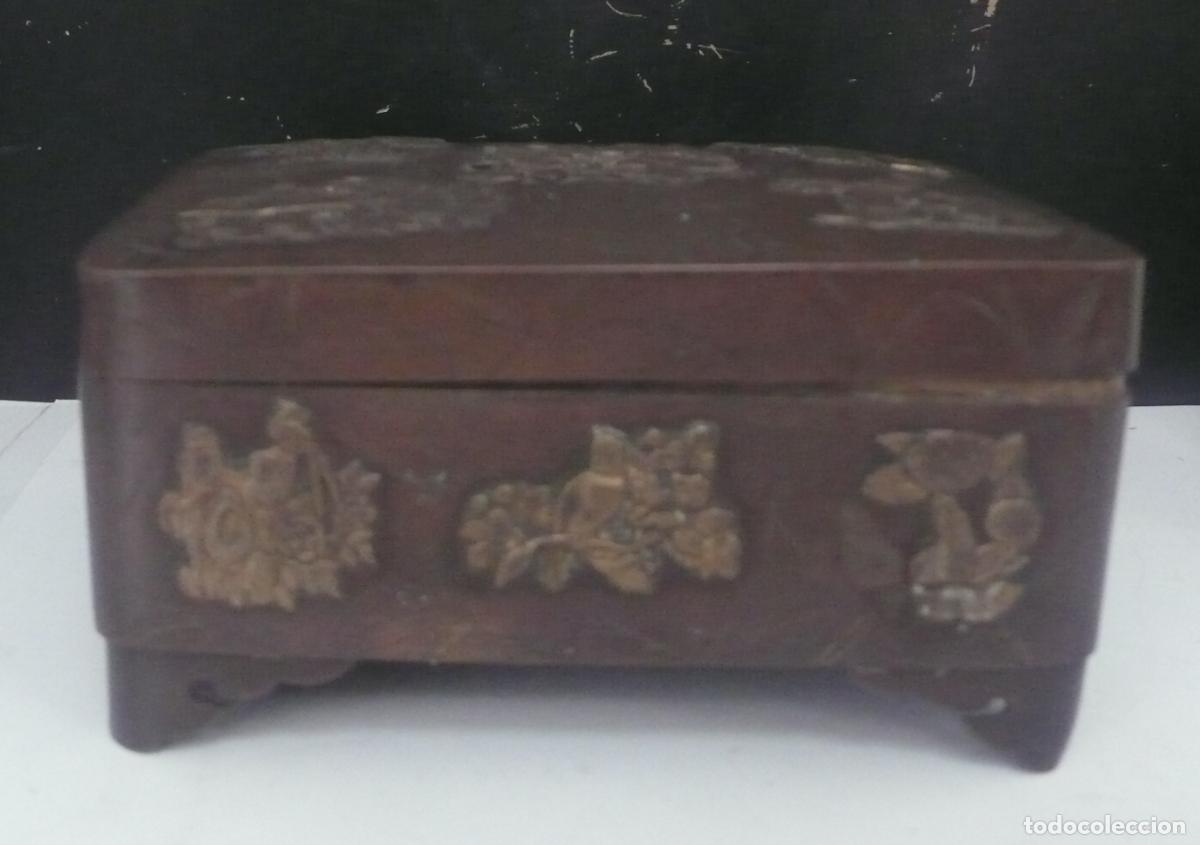 Cajas y cajitas met&aacute;licas: PEQUE&Ntilde;A CAJA DE METAL