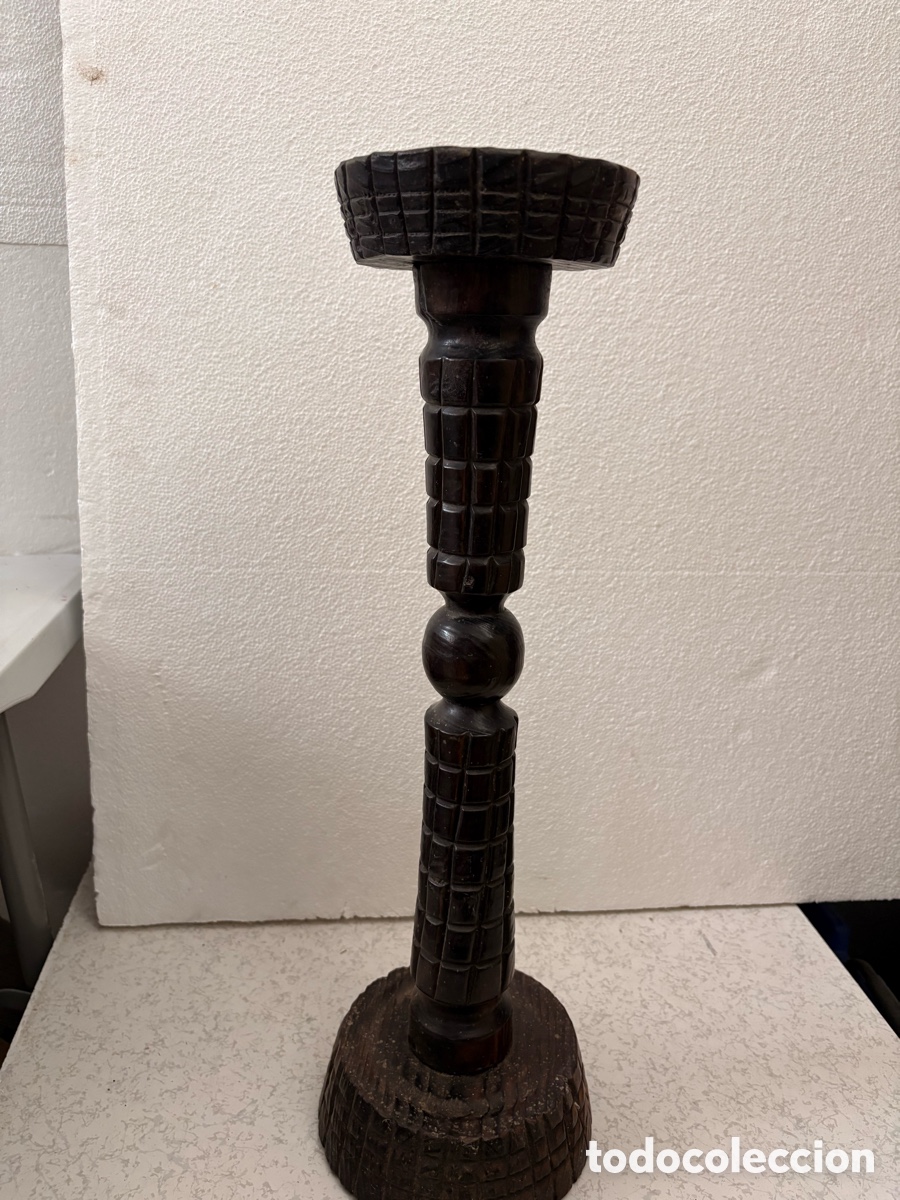 Cajas y cajitas met&aacute;licas: Cigarrera de pie antigua de madera maciza tallada | Estilo Brutalista / &Eacute;tnico