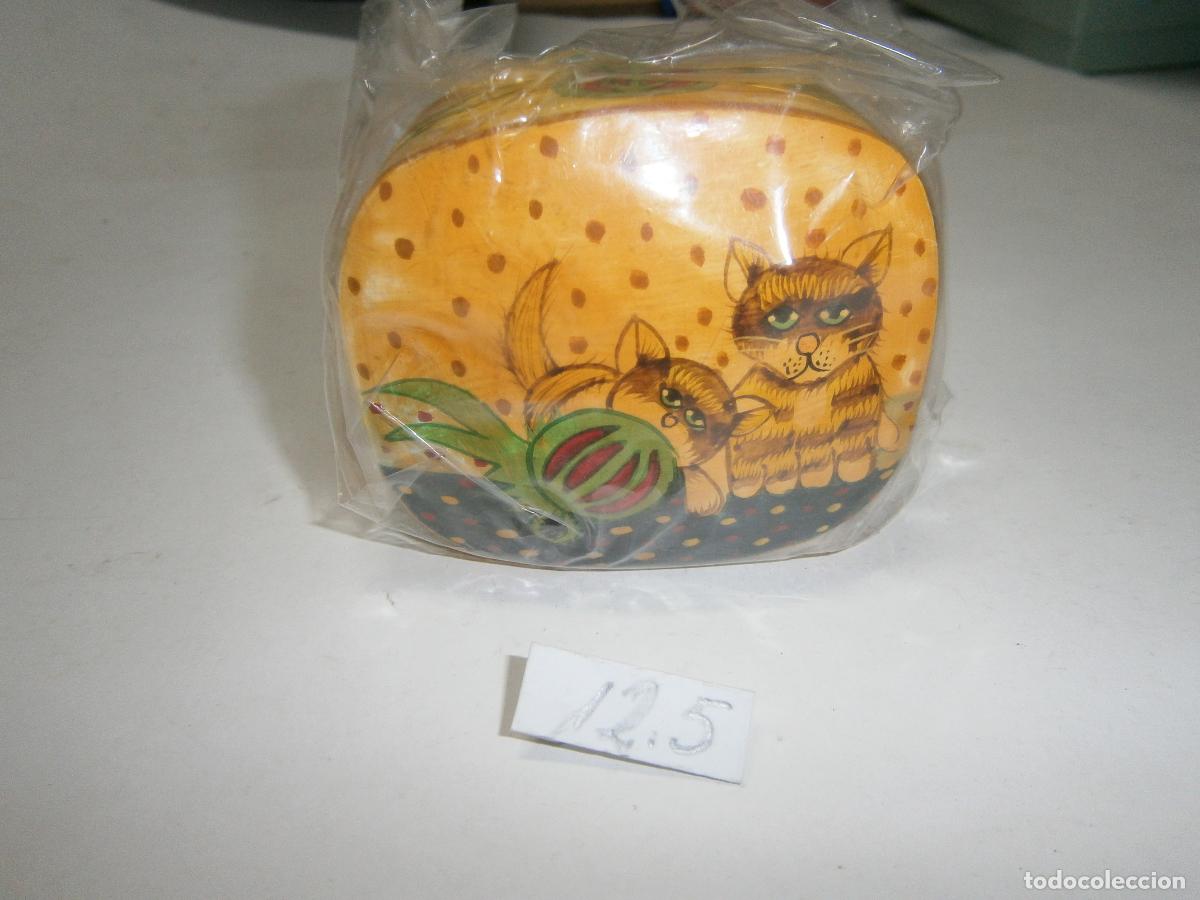 Cajas y cajitas met&aacute;licas: ANTIGUA CAJA ARTESANAL PINTADA A MANO DE ALEGORIA DE GATITOS NUEVA SIN USAR