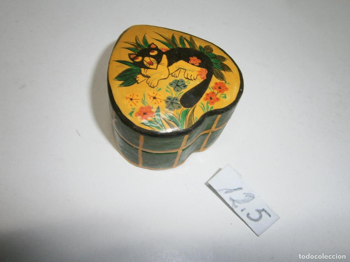 Cajas y cajitas met&aacute;licas: ANTIGUA CAJA ARTESANAL PINTADA A MANO DE ALEGORIA DE GATITOS NUEVA SIN USAR
