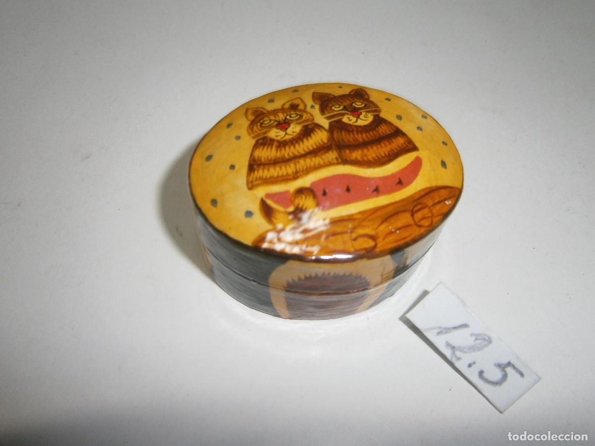 Cajas y cajitas met&aacute;licas: ANTIGUA CAJA ARTESANAL PINTADA A MANO DE ALEGORIA DE GATITOS NUEVA SIN USAR
