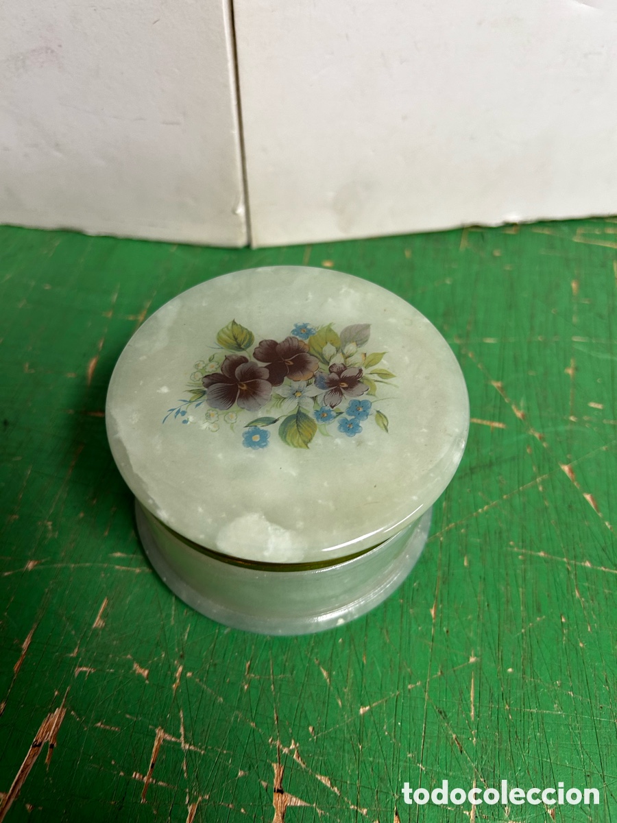 Cajas y cajitas met&aacute;licas: JOYERO DE ALABASTRO TALLADO VERDE REDONDO