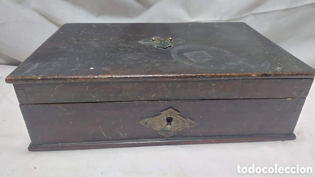 Cajas y cajitas met&aacute;licas: Antigua caja de madera joyero con asa