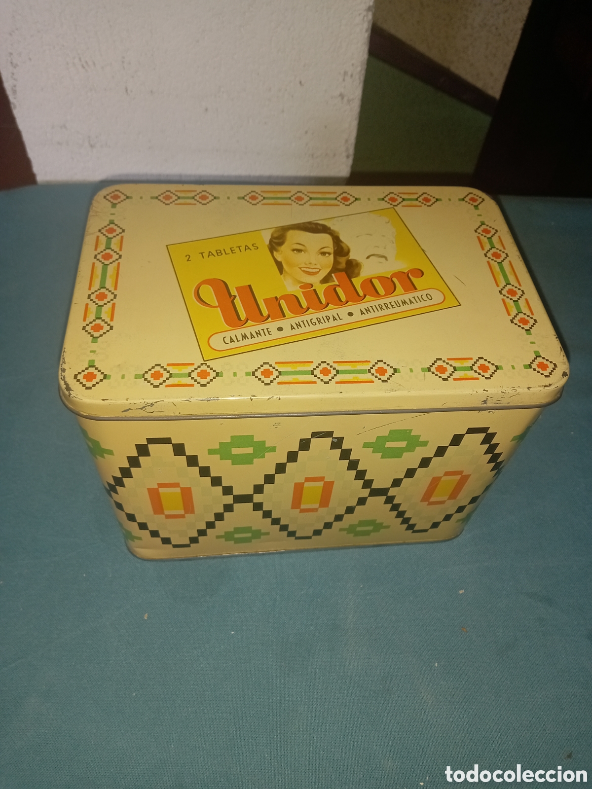 Cajas y cajitas met&aacute;licas: Caja de lata, TABLETAS UNIDOR, p.s.XX. Medidas 22 x 15 x 16cm.