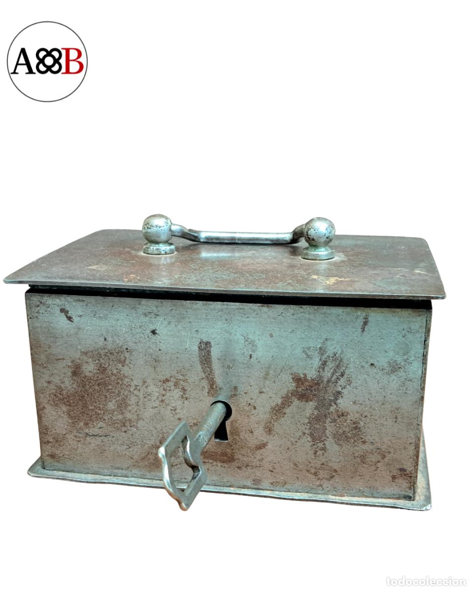 Cajas y cajitas met&aacute;licas: Caja de caudales met&aacute;lica caja fuerte peque&ntilde;a con llave original vintage industrial