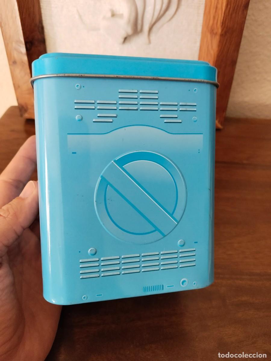 Cajas y cajitas met&aacute;licas: Caja de lata Lavadora detergente Skip. En relieve. - Foto 4