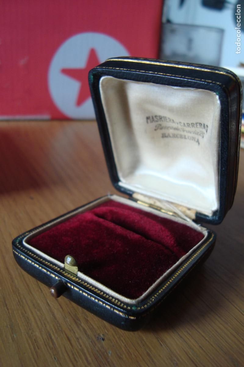 Cajas y cajitas met&aacute;licas: ANTIGUA CAJITA O ESTUCHE DE JOYERIA MASRIERA Y CARRERAS. BARCELONA. SIGLO XX. PIEL Y MONOGRAMA