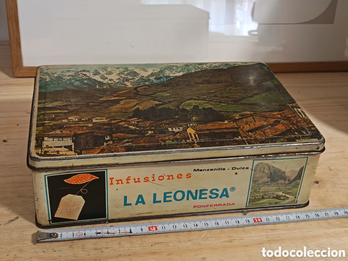Cajas y cajitas met&aacute;licas: INFUSIONES LA LEONESA , lata muy antigua , pieza muy escasa , buen estado general, Tal Y como se ve